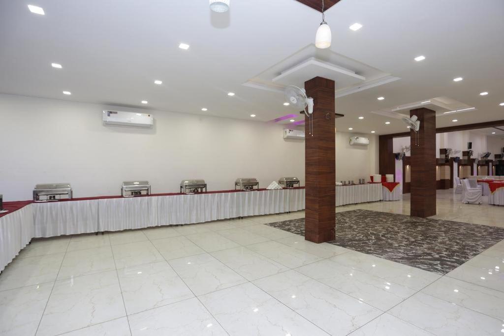 Hotel Rajmohan Palace Gwalior Bagian luar foto